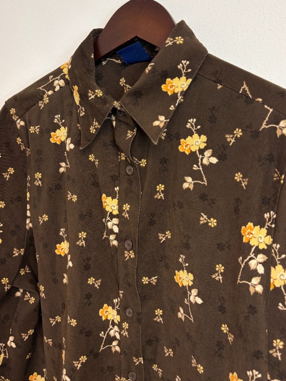 Women's Brown Floral Button Down Long Sleeve Medium Collared Top Blouse Shirt